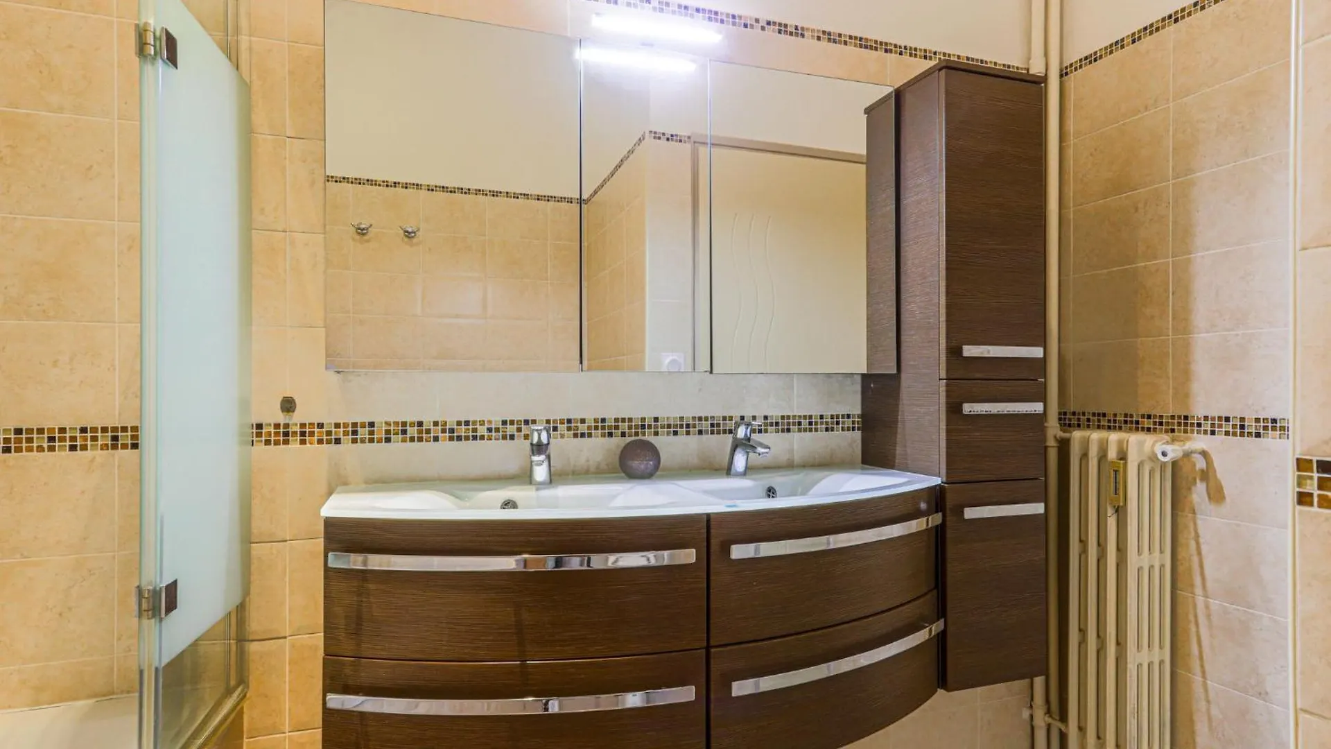 Apartment Le Victor Hugo By Interhome Nice Francie